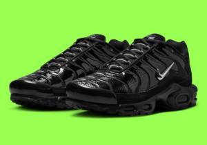 Giay Nike Air Max Plus 'Black Volt' FJ2591-001