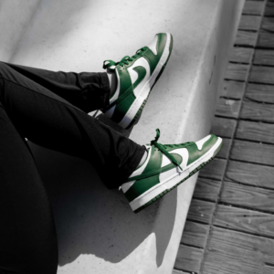 Giay Nike Dunk Low 'Michigan State' CW1590-102