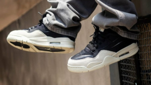 Giay Nike Air Jordan 4 RM 'Black Light' FQ7939-001