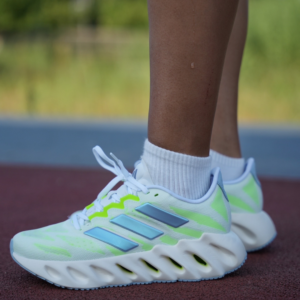 Giay Adidas Switch FWD 'White Lucid Lemon' FZ5685