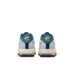 Giay Nike Air Force 1 LV8 'Sail White Blue' HM3721-111