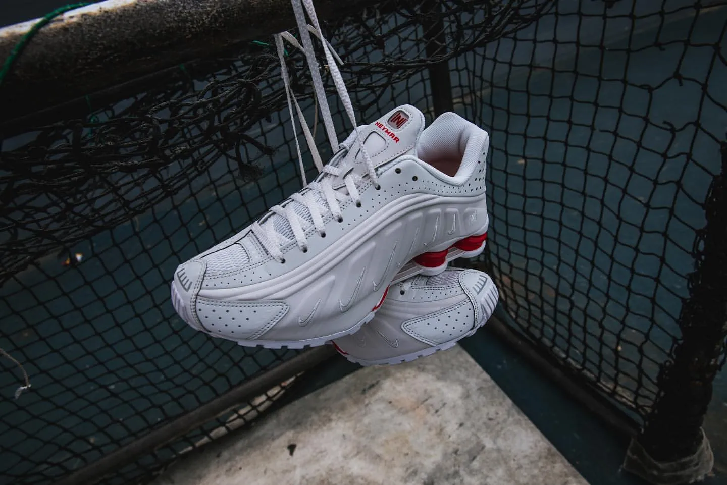 Lịch sử Nike Shox R4 và các đặc điểm nổi bật nhất Hinh anh 6: Lich su Nike Shox R4 va cac dac diem noi bat nhat