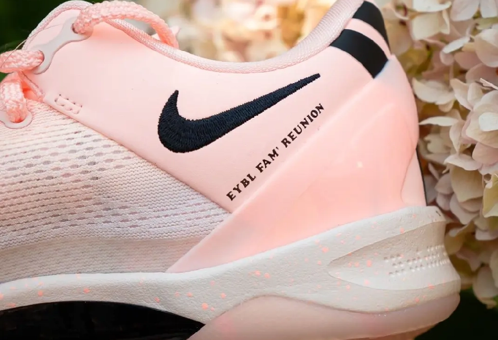 Hinh anh 3: Nike Kobe 8 Protro EYBL “Crimson Tint” chinh thuc ra mat