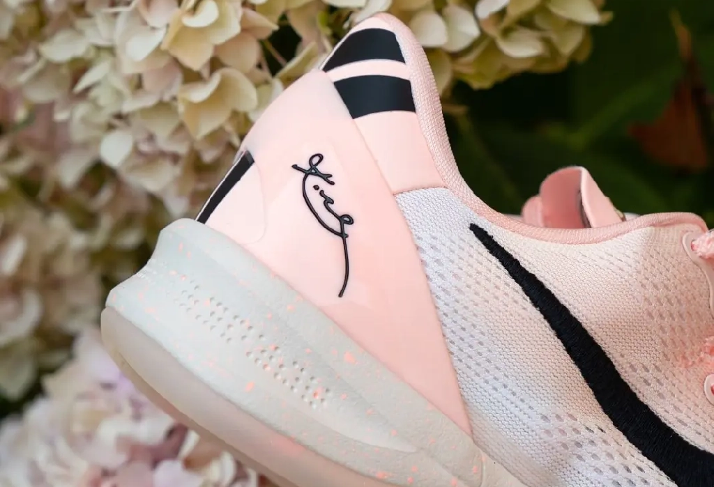 Hinh anh 2: Nike Kobe 8 Protro EYBL “Crimson Tint” chinh thuc ra mat