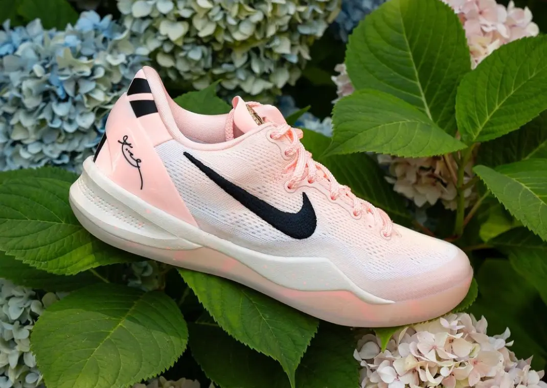 Hinh anh 1: Nike Kobe 8 Protro EYBL “Crimson Tint” chinh thuc ra mat