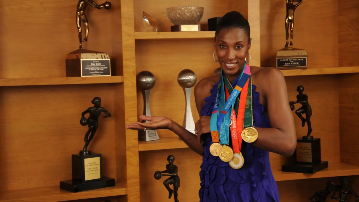 Lịch sử giày bóng rổ nữ qua các thập kỷ (Phần 1) Hinh anh 9: Lich su giay bong ro nu qua cac thap ky (Phan 1)