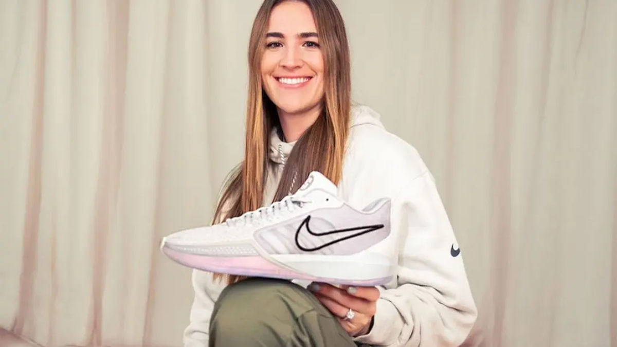 Hinh anh 9: Lich su giay bong ro nu qua cac thap ky (Phan 3)