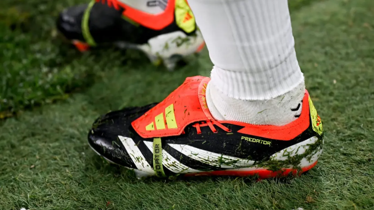 Hanh trinh cua nhung doi giay bong da dinh hinh lich su (Phan 2)