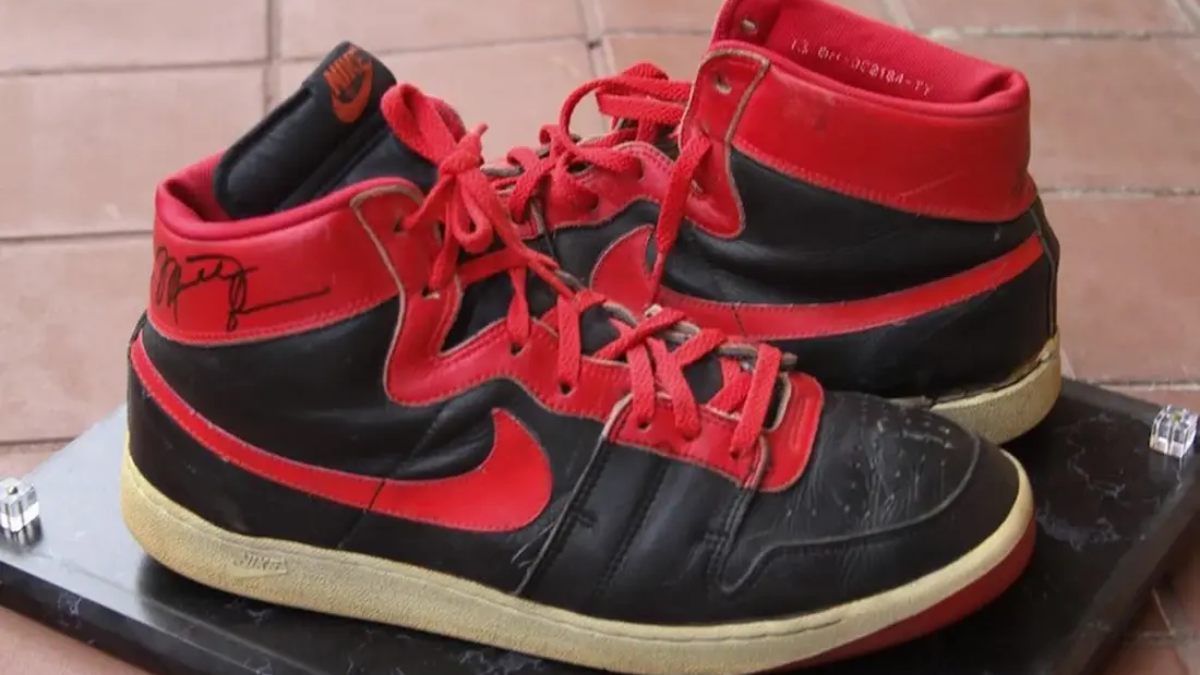 Hinh anh 3: 5 lan van dong vien da "pha vo" quy tac giay the thao