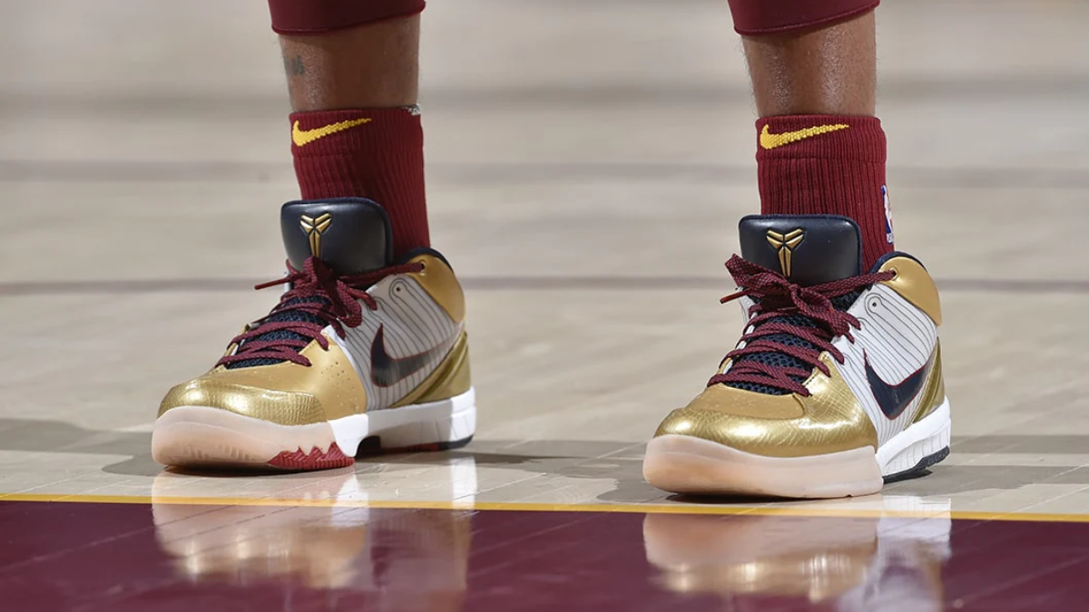 Hinh anh 2: Nang tam voi 7 doi sneaker lay cam hung tu The van hoi Paris