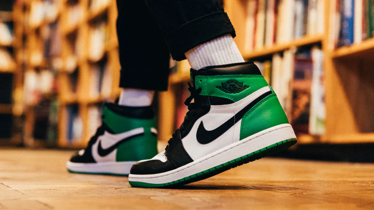 Học sinh, sinh viên mê giày sneaker không thể bỏ qua Jordan 1 Hinh anh 4: Hoc sinh, sinh vien me giay sneaker khong the bo qua Jordan 1