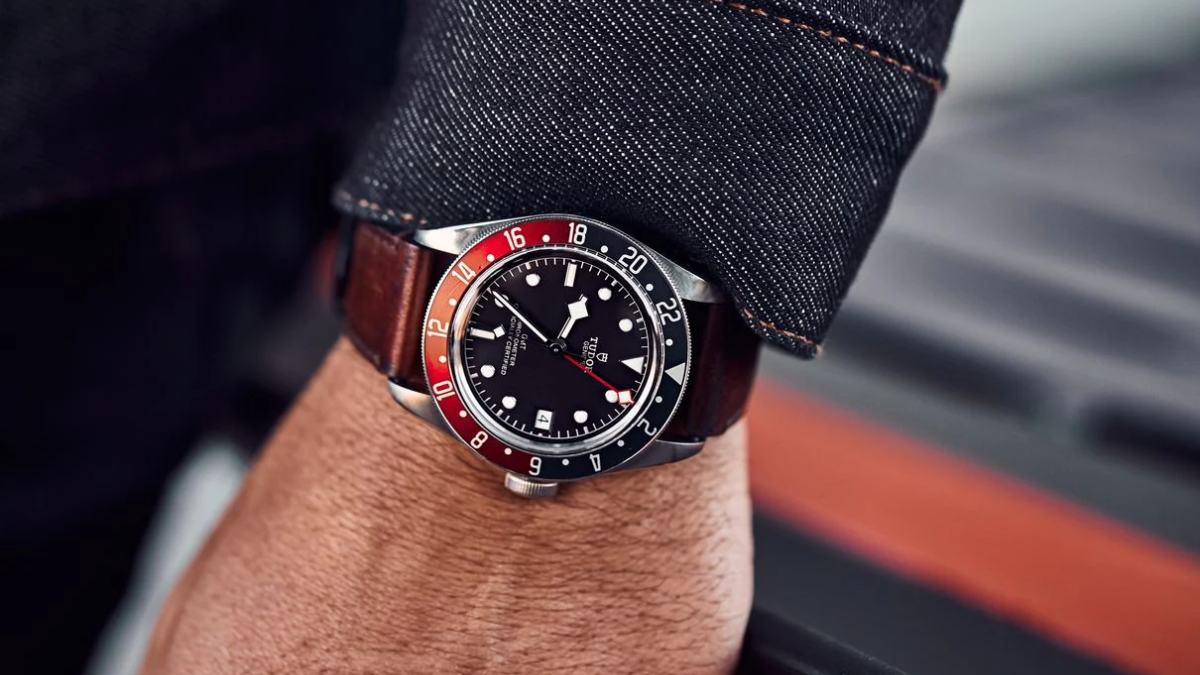 Rolex GMT và Tudor GMT: Ai sẽ là nhà vô địch? Hinh anh 4: Rolex GMT va Tudor GMT: Ai se la nha vo dich?