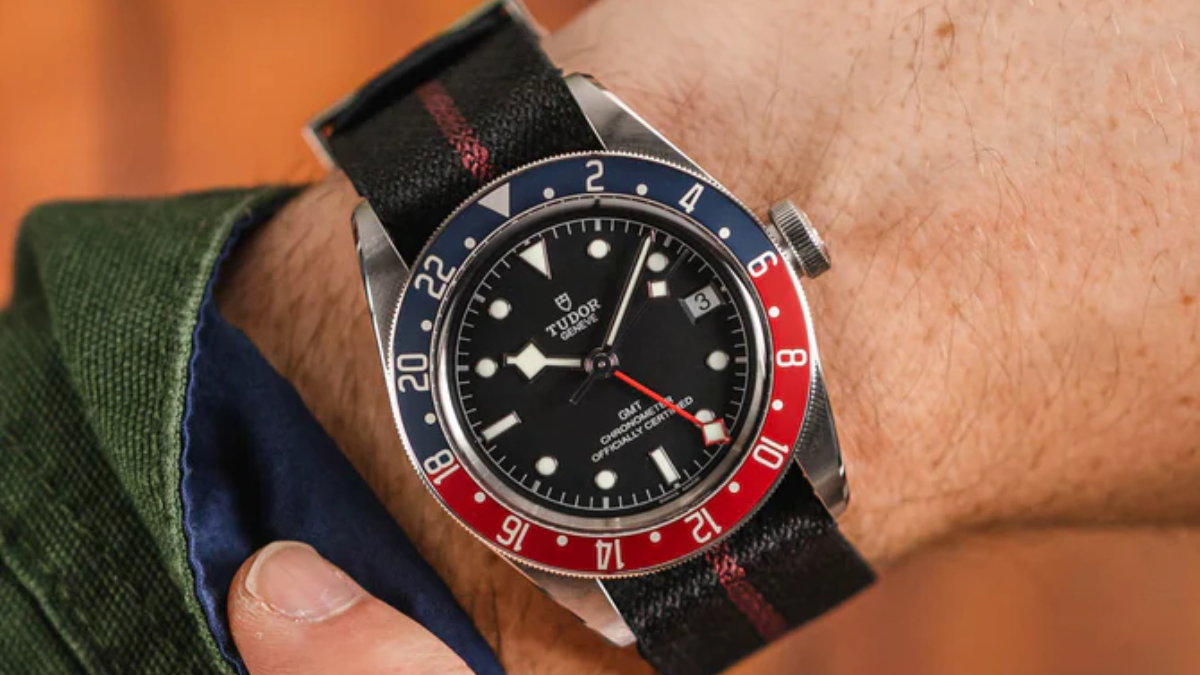 Rolex GMT và Tudor GMT: Ai sẽ là nhà vô địch? Hinh anh 7: Rolex GMT va Tudor GMT: Ai se la nha vo dich?