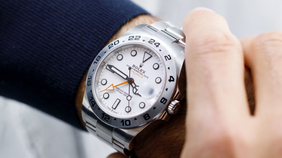 Tận dụng tối đa chức năng GMT trên Rolex Explorer II Hinh anh 1: Tan dung toi da chuc nang GMT tren Rolex Explorer II