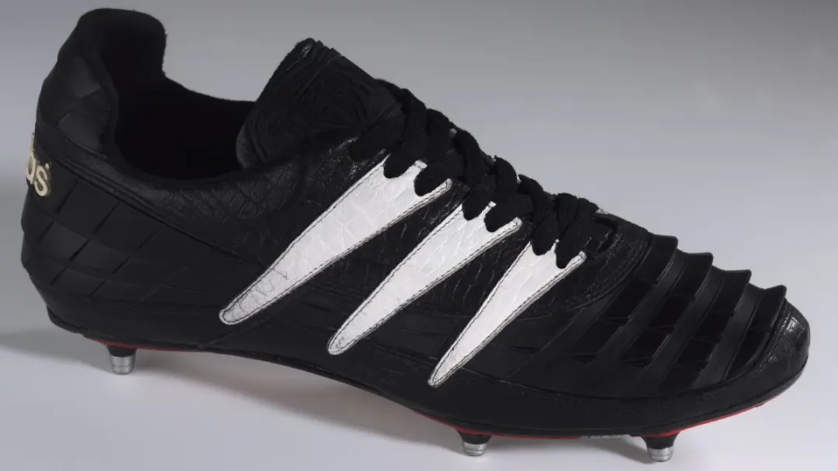 Hinh anh 13: Cau chuyen dang sau nhung doi giay gay tranh cai