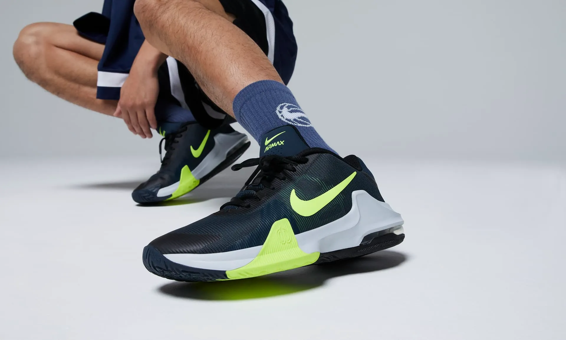 Hinh anh 6: Top 8 mau giay bong ro chuyen danh cho nguoi chan be