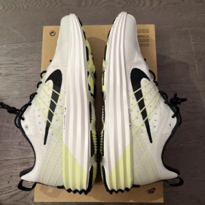 Giay Nike Lunar Roam 'White Barely Volt' HJ8999-100