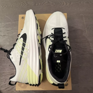Giay Nike Lunar Roam 'White Barely Volt' HJ8999-100
