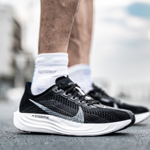 Giay Nike Pegasus Plus 'Black Pure Platinum' FQ7262-002