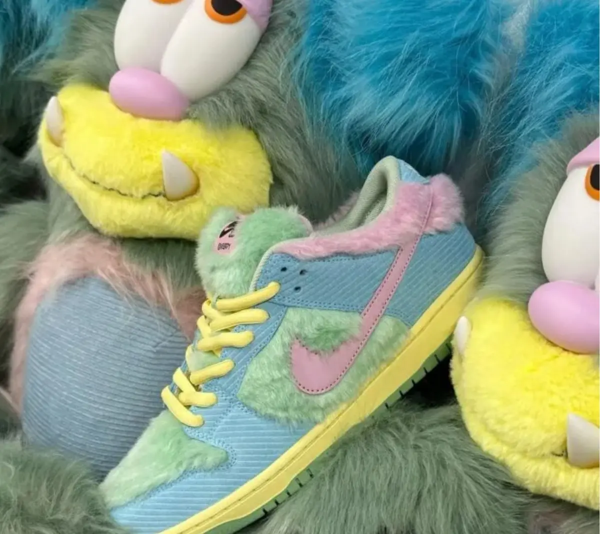 Alternative view of Giày Nike Dunk SB Low 'Verdy Visty' FN6040-400