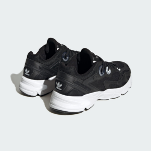 Giay Adidas Astir 'Core Black' IE9886