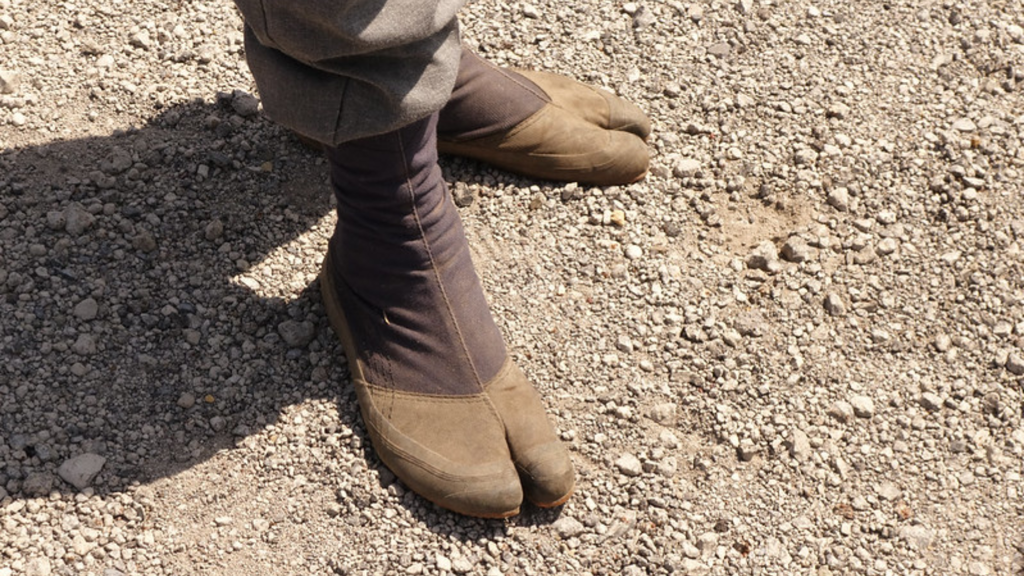 Hinh anh 1: Dong giay Tabi xuat than tu dau?