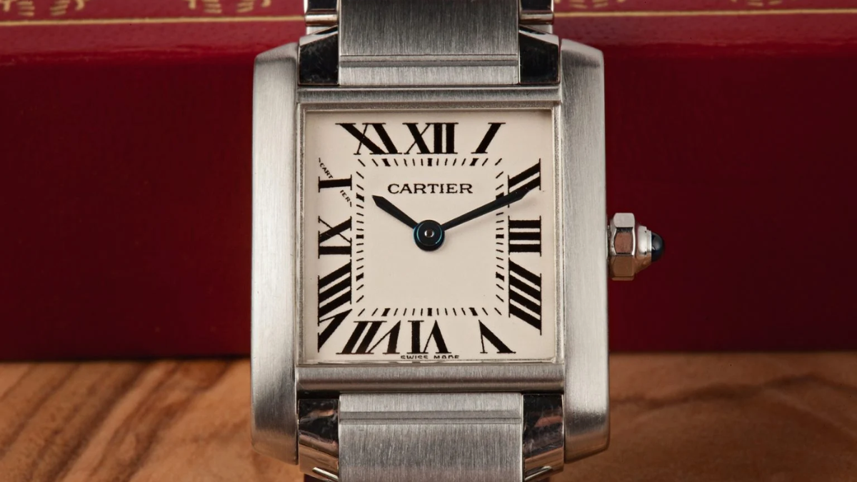 Review chi tiet dong ho Cartier Tank Francaise cho nguoi suu tam