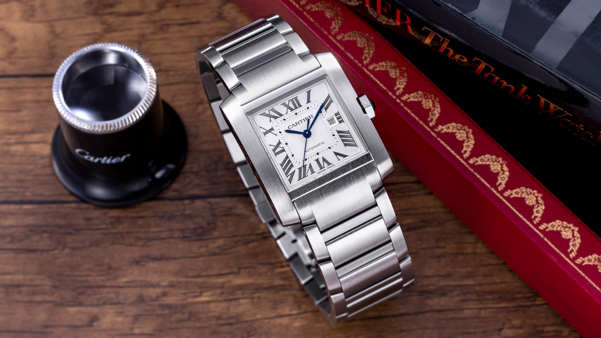 Review chi tiết đồng hồ Cartier Tank Française cho người sưu tầm Hinh anh 3: Review chi tiet dong ho Cartier Tank Francaise cho nguoi suu tam