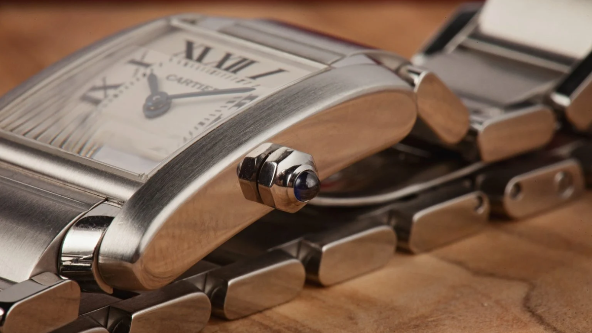 Review chi tiết đồng hồ Cartier Tank Française cho người sưu tầm Hinh anh 6: Review chi tiet dong ho Cartier Tank Francaise cho nguoi suu tam