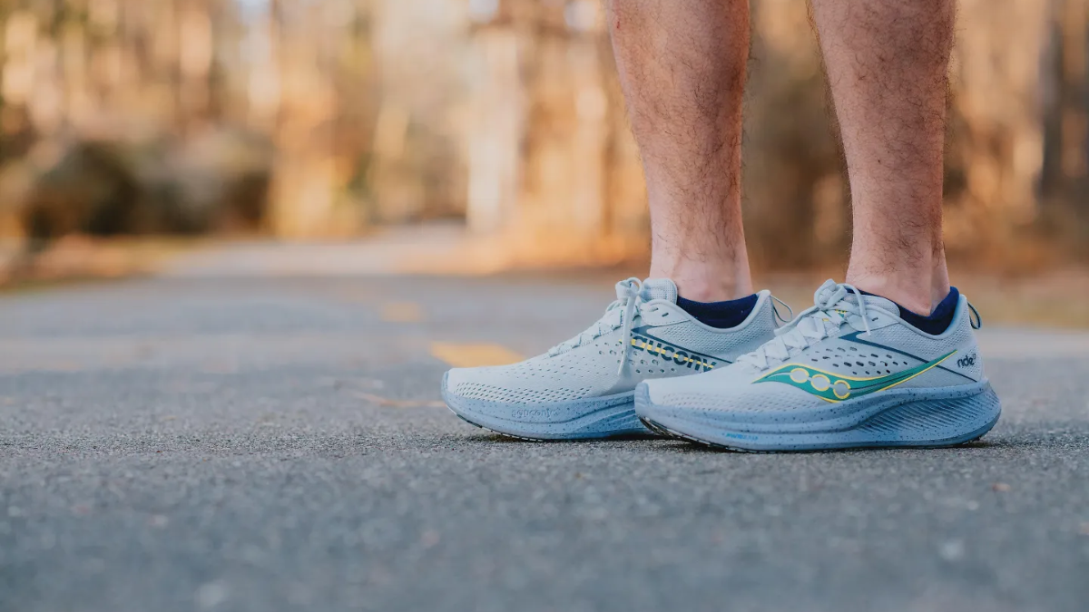 Review Saucony Ride 17: Nguoi ban hoan hao cho moi buoi chay