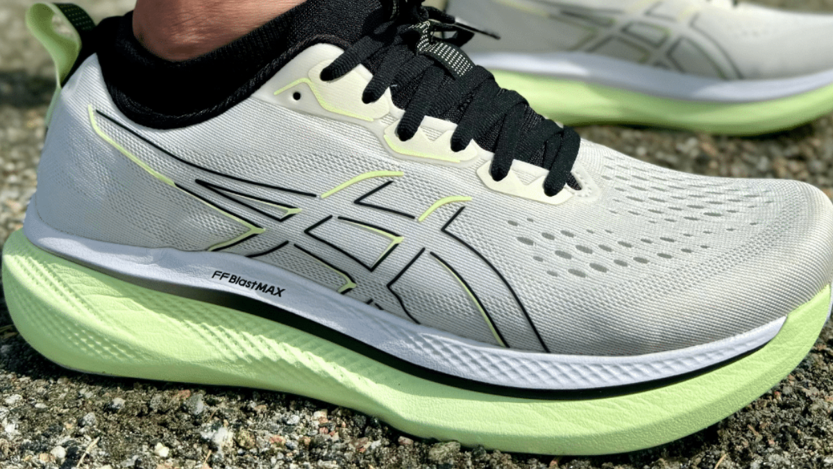 Review Asics GlideRide Max: Doi giay chay bo toi uu hieu suat