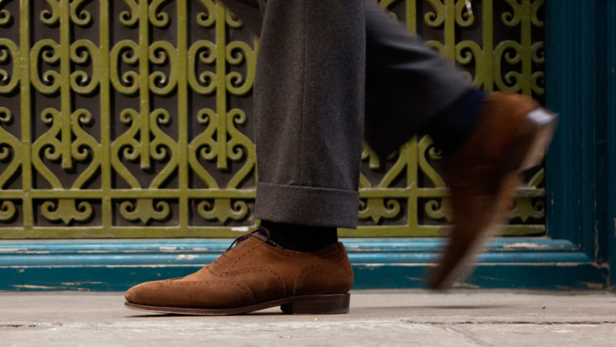 Nubuck vs Suede: Dau la chat lieu ben dep hon?