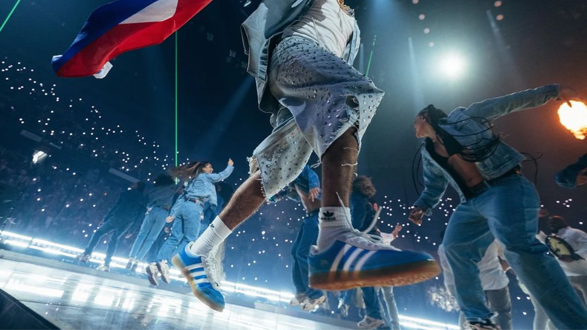 Bad Bunny lại "chinh phục" giới sneaker với San Juan Gazelle Hinh anh 1: Bad Bunny lai "chinh phuc" gioi sneaker voi San Juan Gazelle