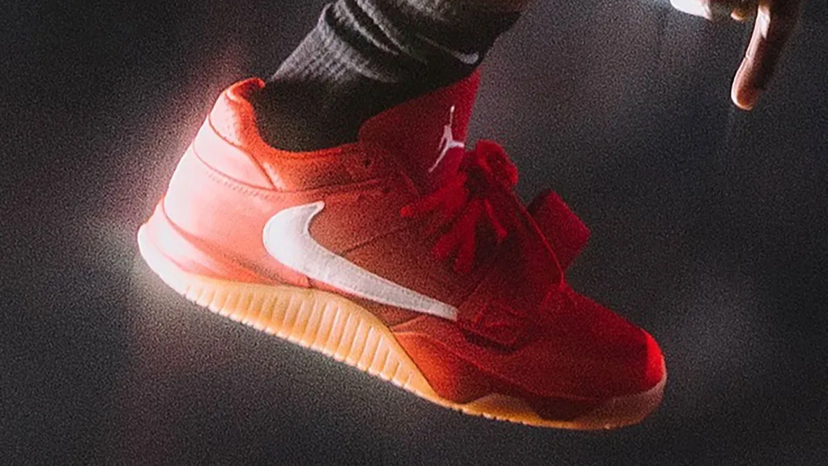 Cận cảnh các bản collab Travis Scott x Jordan năm 2024-2025 Hinh anh 2: Can canh cac ban collab Travis Scott x Jordan nam 2024-2025