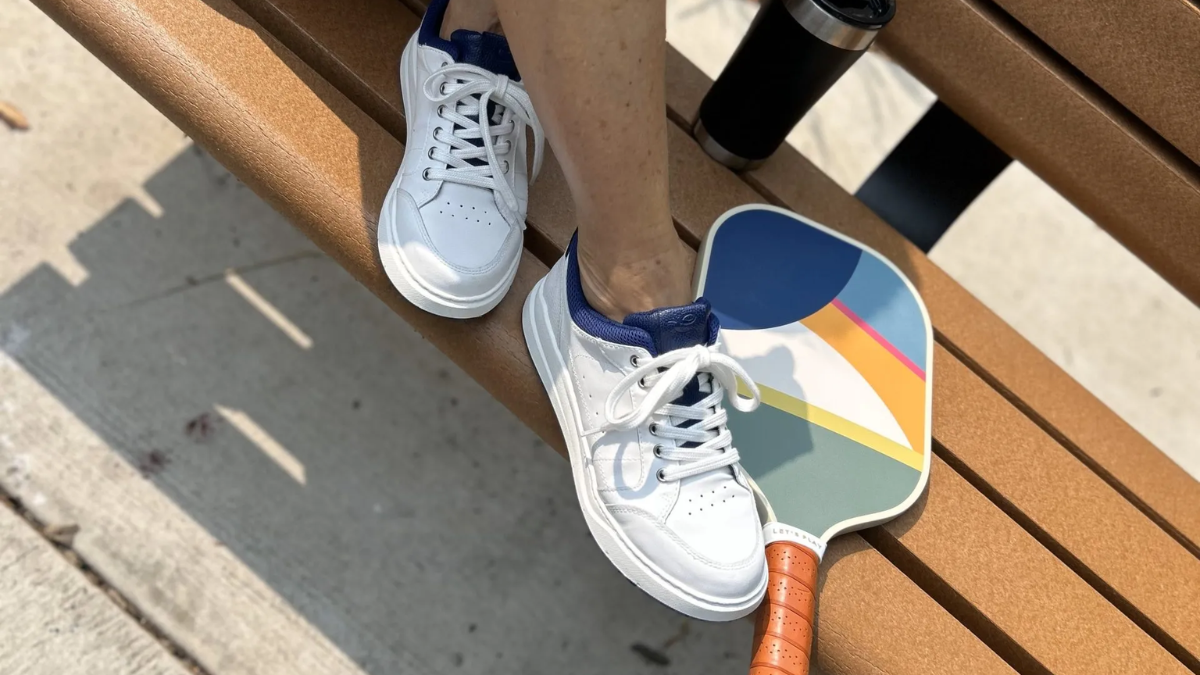 Bí quyết lựa chọn giày Pickleball giúp bạn thắng mọi giải đấu Hinh anh 1: Bi quyet lua chon giay Pickleball giup ban thang moi giai dau