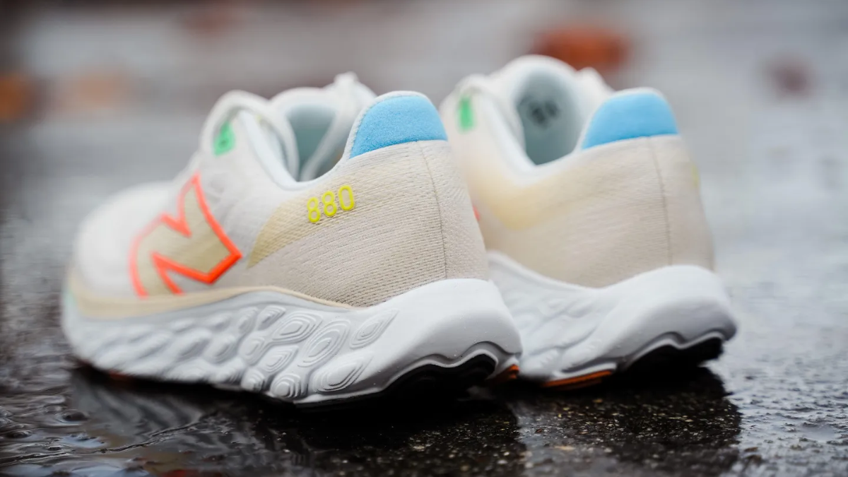 Review New Balance 880v14: Tại sao lại được yêu thích đến vậy? Hinh anh 6: Review New Balance 880v14: Tai sao lai duoc yeu thich den vay?