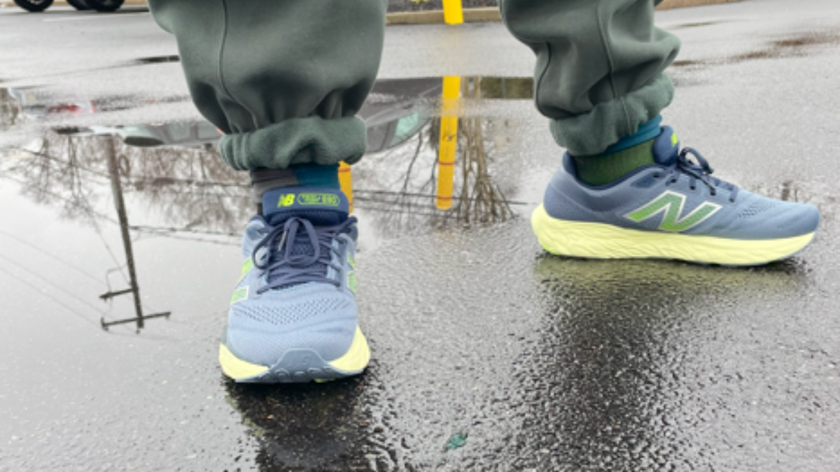 Review New Balance 880v14: Tại sao lại được yêu thích đến vậy? Hinh anh 4: Review New Balance 880v14: Tai sao lai duoc yeu thich den vay?