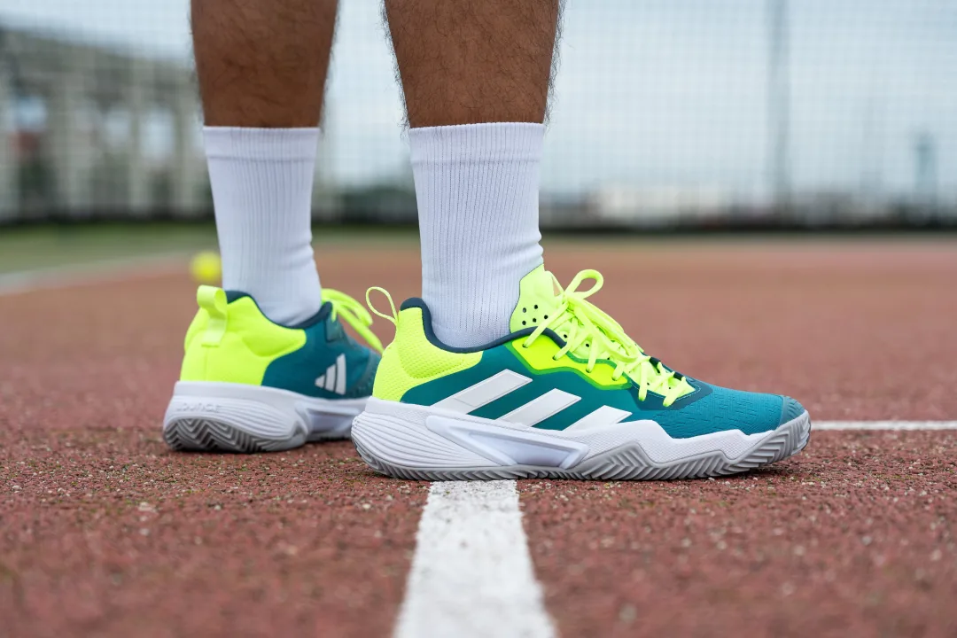 adidas Barricade 13 Clay: Đôi giày tennis hoàn hảo cho mọi cấp độ Hinh anh 2: adidas Barricade 13 Clay: Doi giay tennis hoan hao cho moi cap do