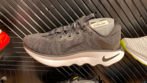 Giay Nike Motiva 'Beige' DV1237-002