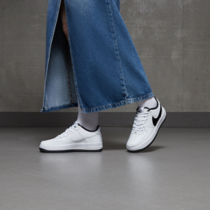 Giay Nike Air Force 1 LV8 4 GS 'Black White' FQ4118-100