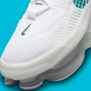 Giay Nike Air Max Scorpion Flyknit 'White Clear' DJ4701-100