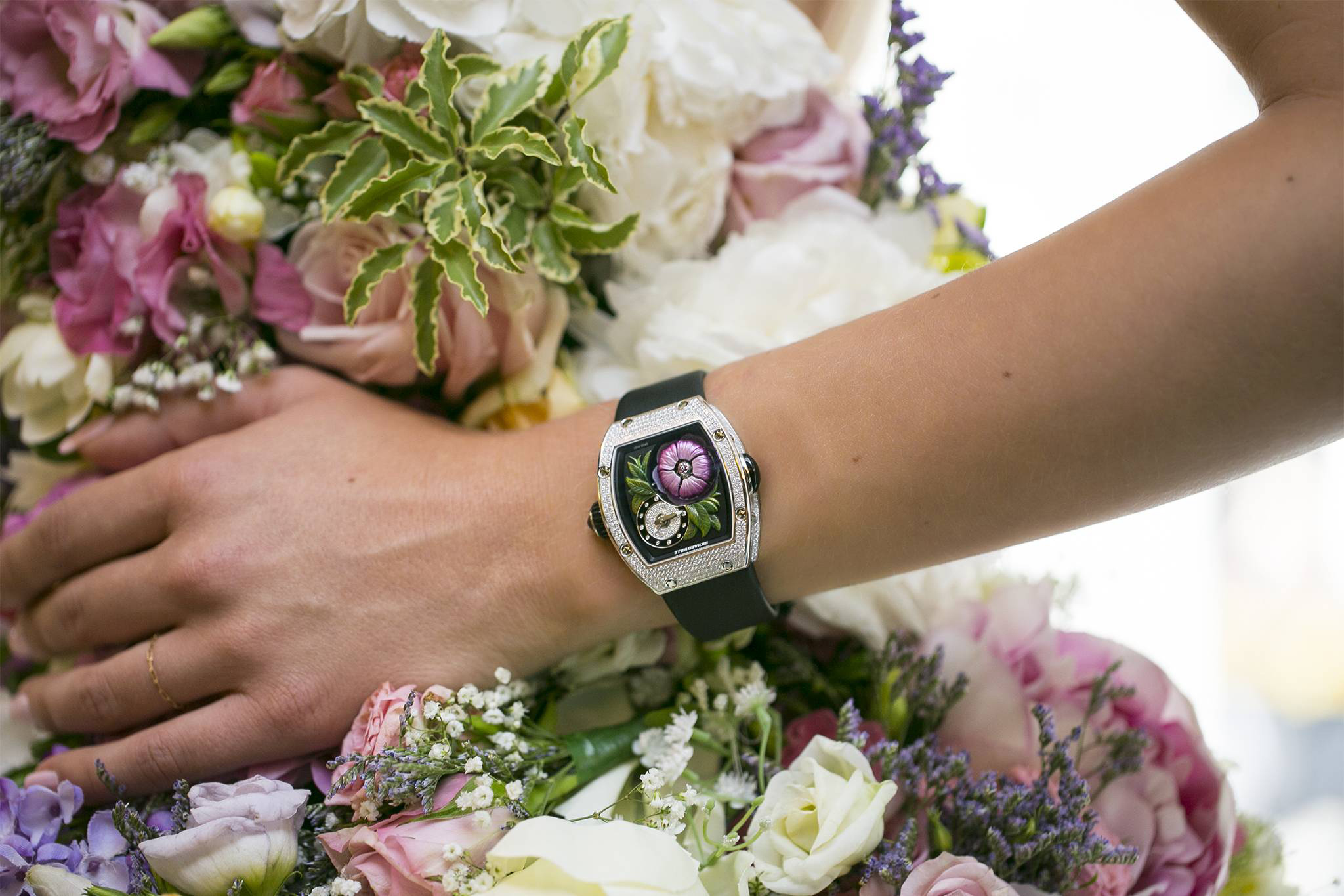 Hinh anh 1: Tai sao phu nu quyen luc lai yeu thich dong ho Richard Mille?