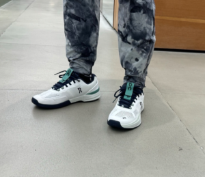 Giay On Running Roger Pro 'Undyed White' 48-97776