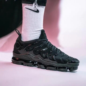 Giay Nike Air VaporMax Plus 'Triple Black' 924453-004