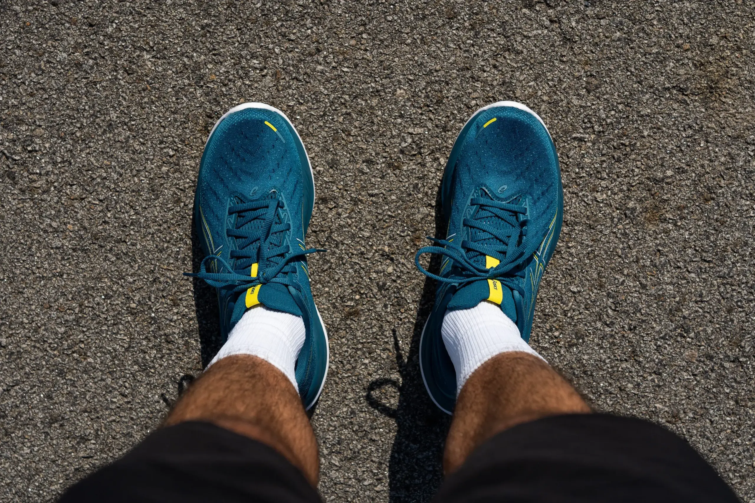 Hinh anh 4: ASICS GEL-CUMULUS 26: Mau giay chay hot nhat hien tai