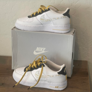 Giay Nike Air Force 1 '07 LV8 GS 'Gold Links Zebra Print' DH5480-100