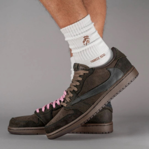 Giay Nike Travis Scott x Air Jordan 1 Retro 'Brown' DM7866-202