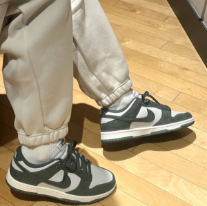 Giay Nike Wmns Dunk Low 'Vintage Green' HJ7673-002