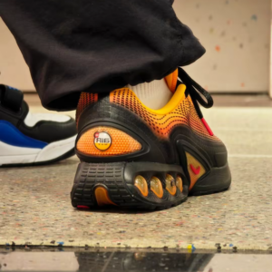 Giay Nike Air Max DN SE 'Laser Orange' HM0810-800