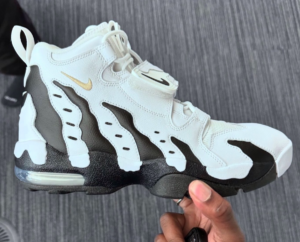 Giay Nike Air DT Max '96 'White Black' HM9236-100